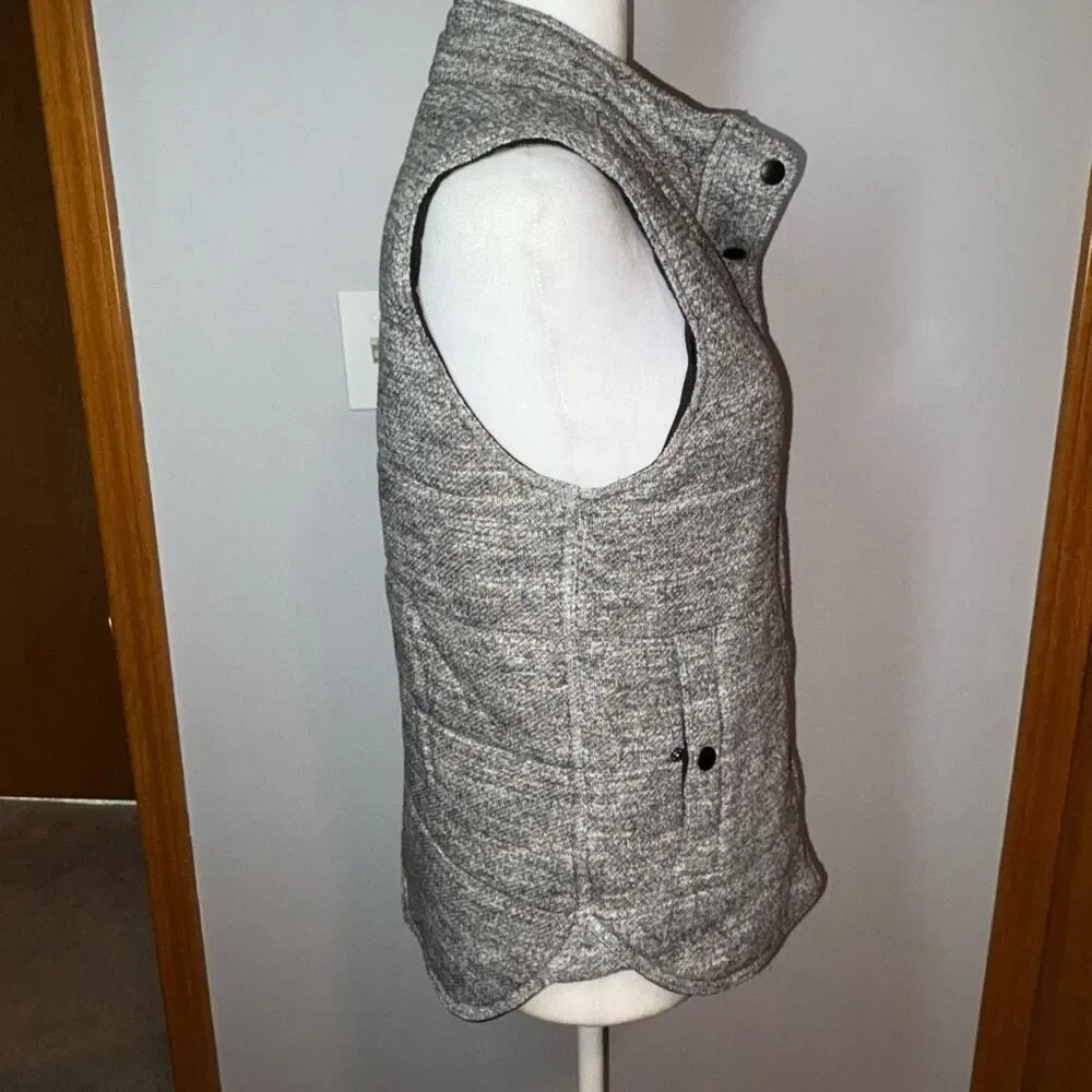 Skies‎ are Blue Stitch Fix Wels Quilted Puffer vest gray size S